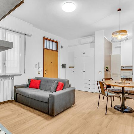 Ris161 -Modern Apartment Equipped With All Comfort- Sesto San Giovanni Bagian luar foto